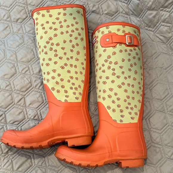 Hunter Orange and Green Patterned Boots - Picture 4 of 8